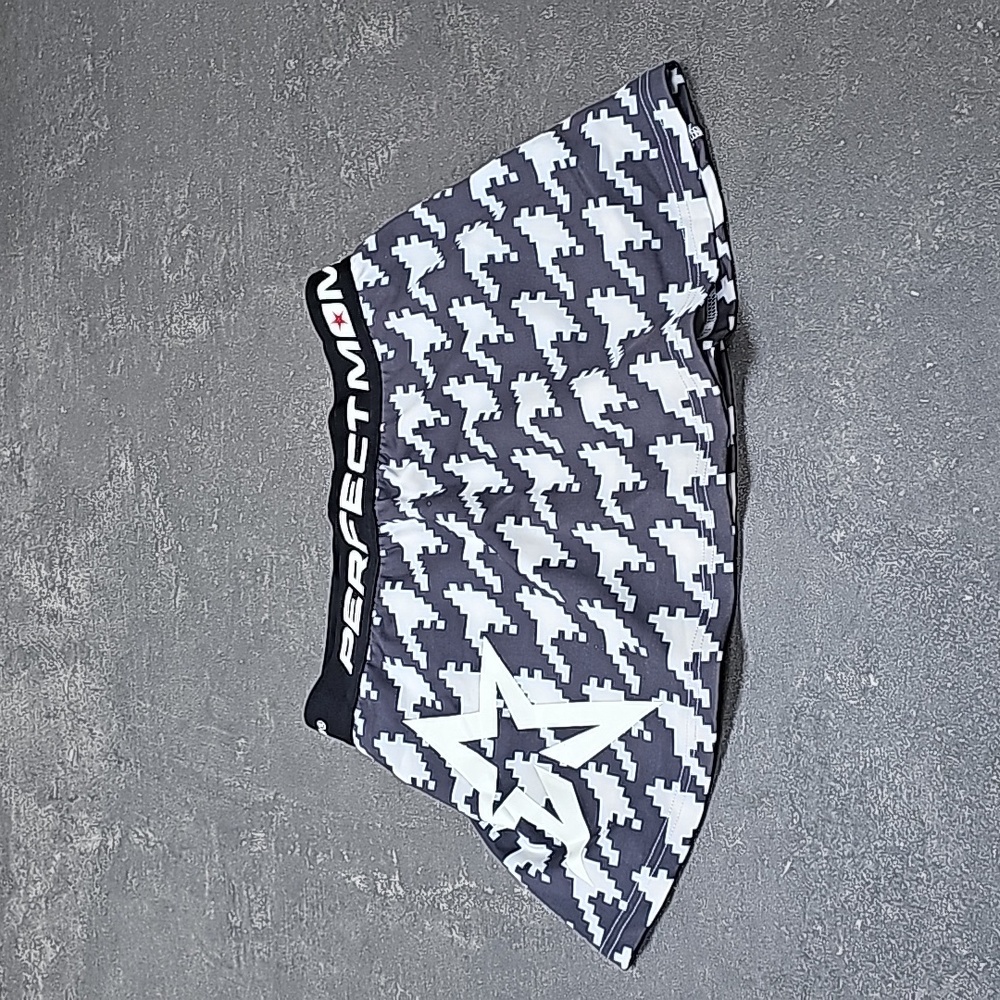 Perfect Moment Starlight Skirt. Black and white. Size Small.